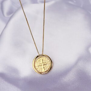 Colar Giratório Crux Sacra